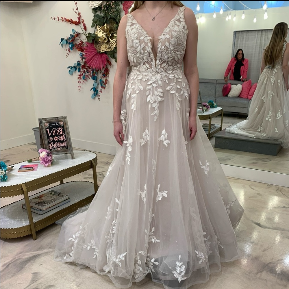 NWT Essense of Australia Wedding Dress